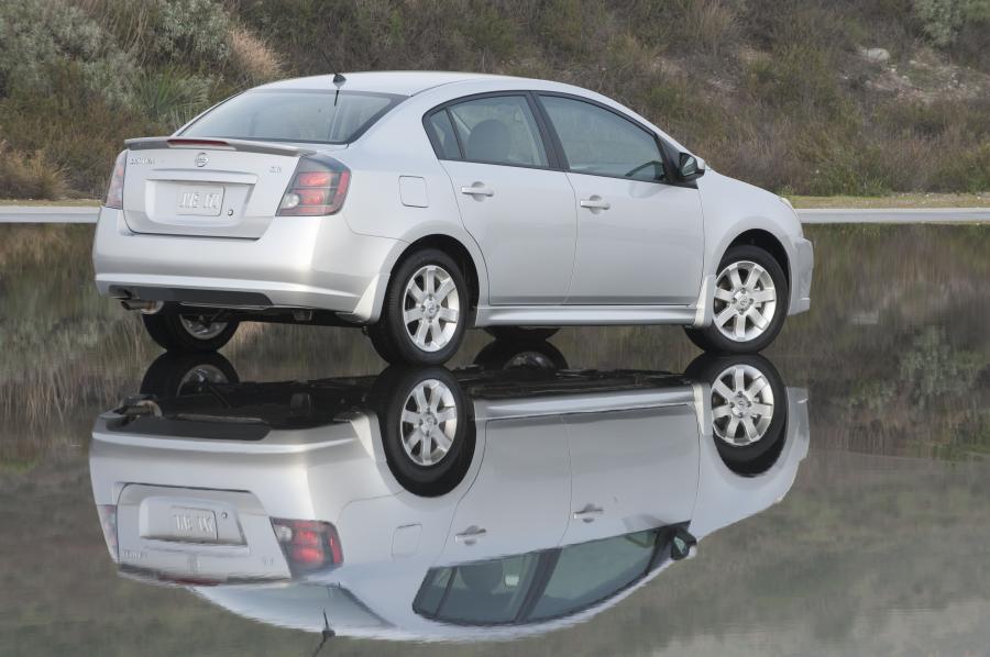 Nissan Sentra SR 2009 года  (фото 21 из 34)